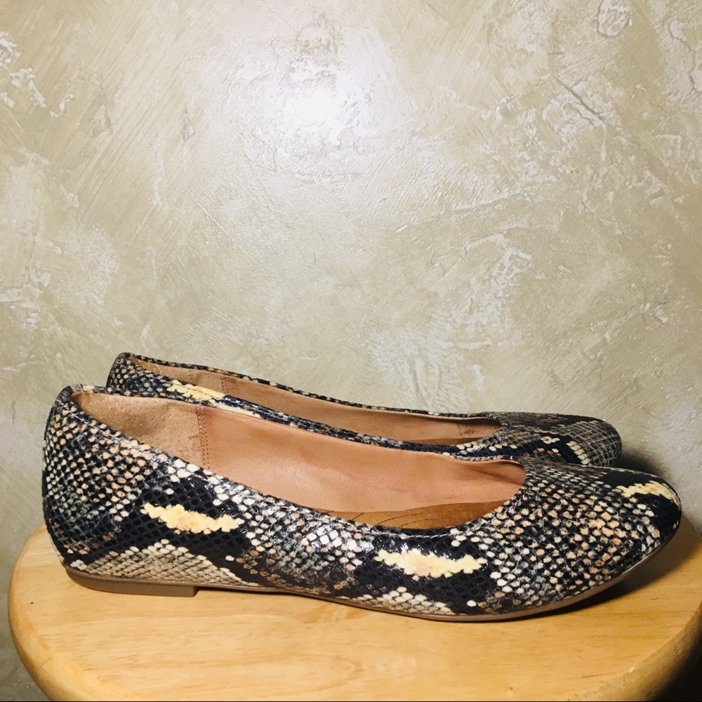 Clarks Indigo Snake Print Flats